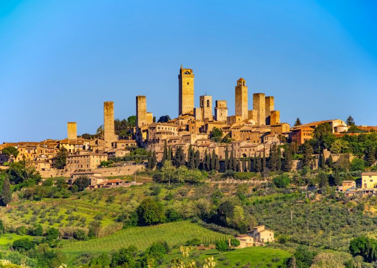 20220222160016-san-gimignano-toscana-shutterstock-1413457445