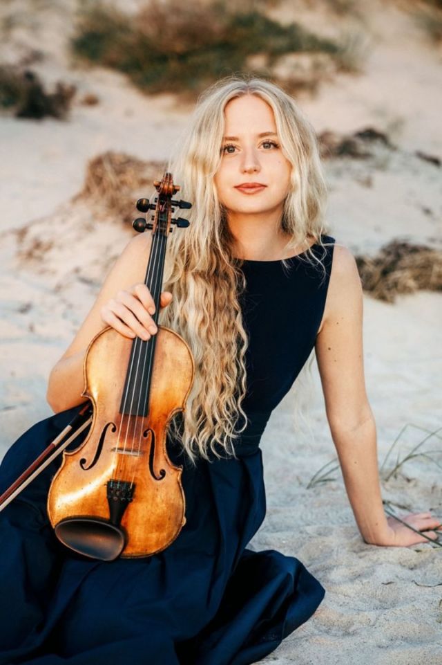 NICOLE BIEGNIEWSKA